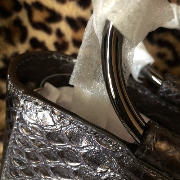 🔥BLACK FRIDAY SALE💥 🌹New Henri Bendel Marquis Snake Embossed Tote - Picture 3 of 10
